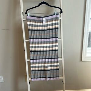 Ann Taylor Knit Ribbed Fitted Midi skirt M